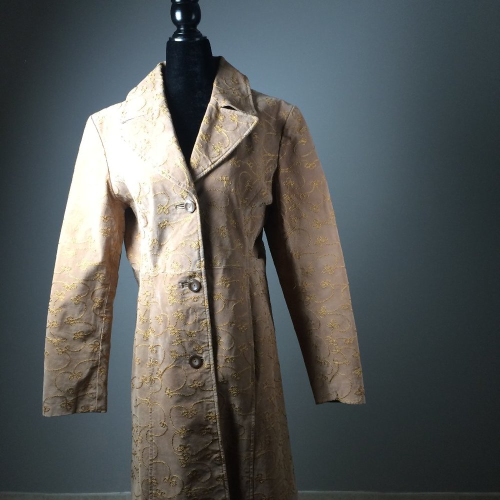 Medium Vintage tan color long leather jacket with embroideries